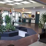 - Youth Vandrerhjem *