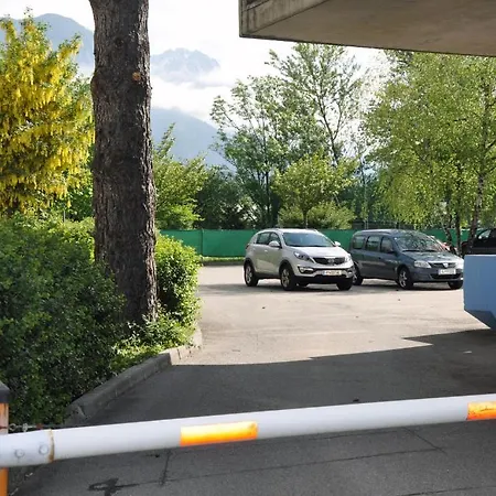 - Youth Auberge de jeunesse