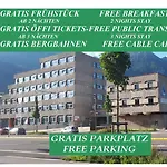 - Youth Hostal Innsbruck